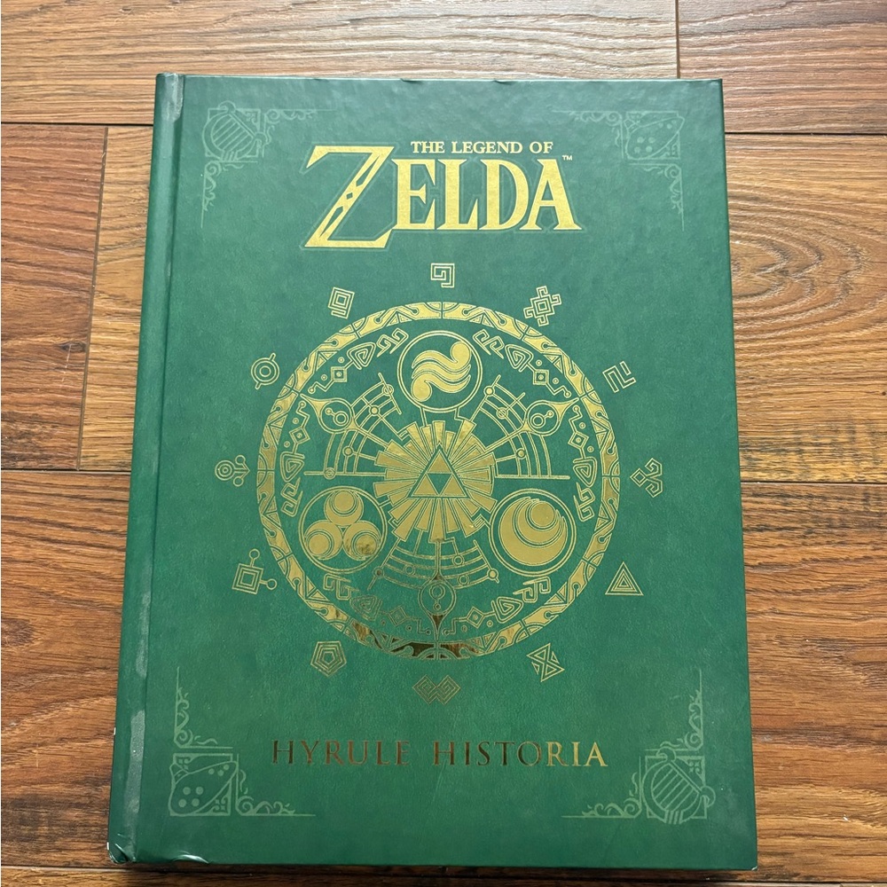 : Hyrule Historia Book - Green